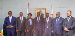 VPS with Zim Government officials._.jpg