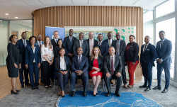 sb & afdb signing 03a.jpg
