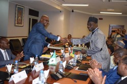 Photo Signature Accord de Prêt PACCE III Cameroun _ BAD 19 decembre 2019.jpg
